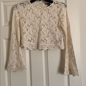 Cream Lace Bell-Sleeve Top SIZE: SMALL